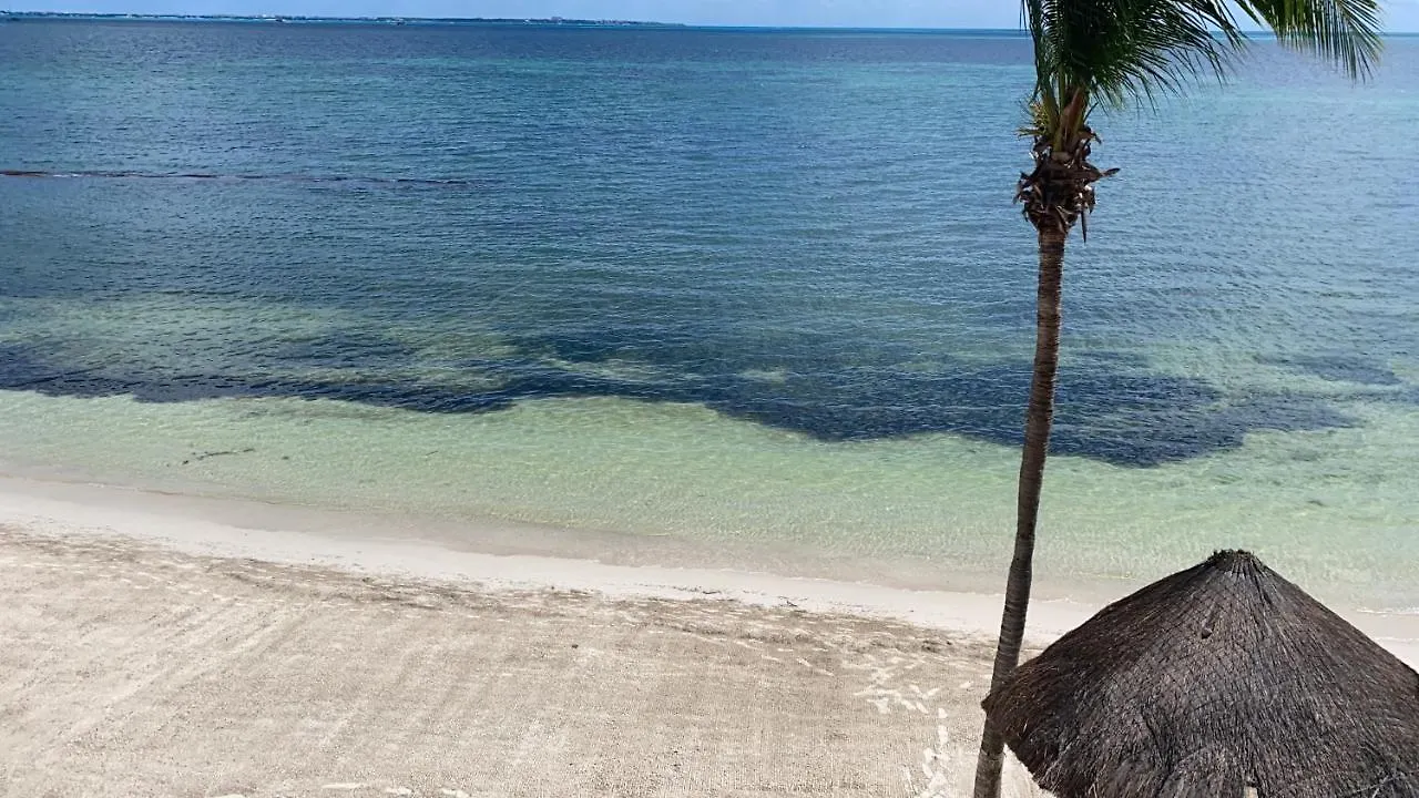 Tropical Apartment Cancun