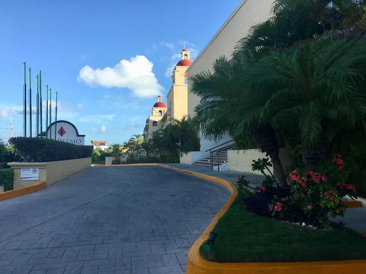 Tropical Apartment Cancun