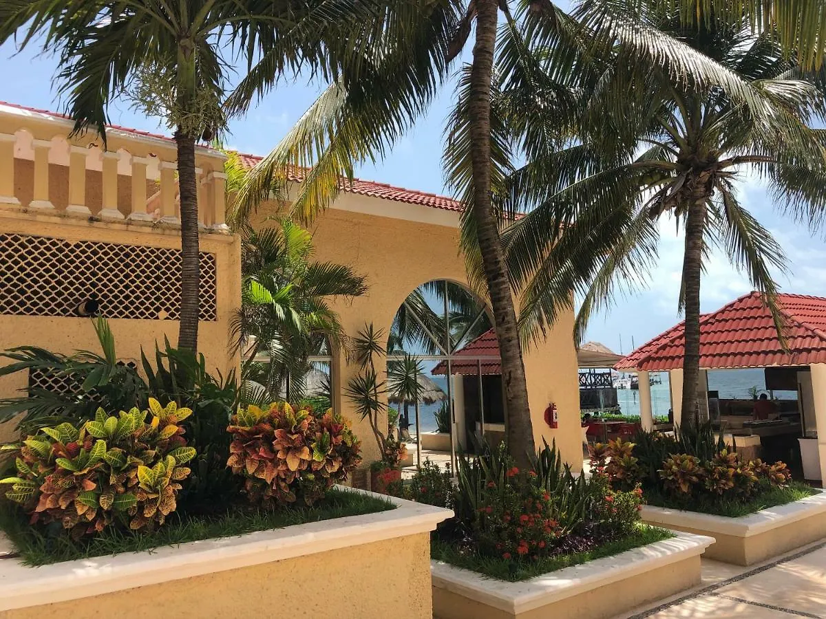 Tropical Apartment Cancun