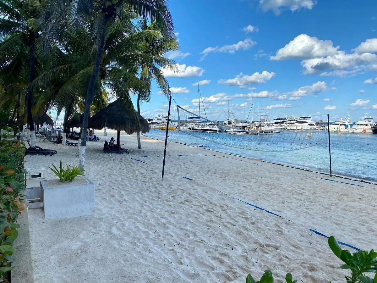 Tropical Apartment Cancún